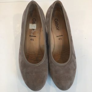 Gabor Sacchetto suede wedges- grey